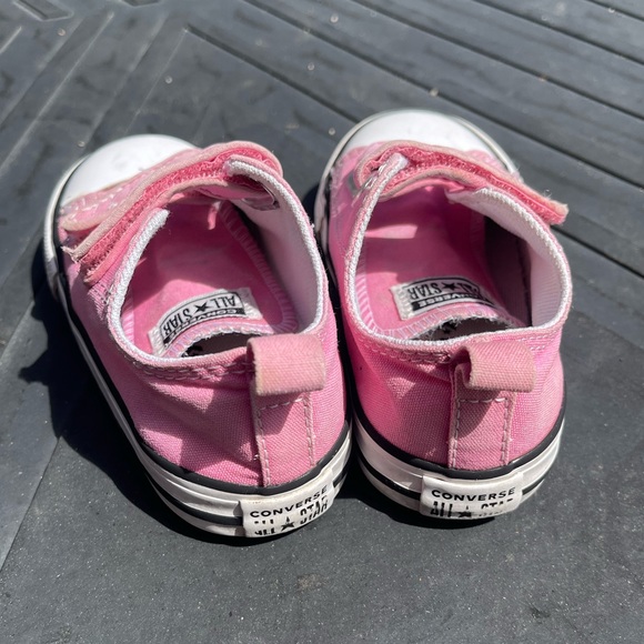 Toddler Converse All Star Chuck Taylor - size 7. - Picture 13 of 13